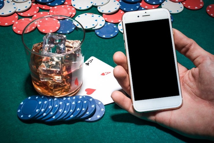 Filipino player enjoying live dealer baccarat on rubox mobile browser